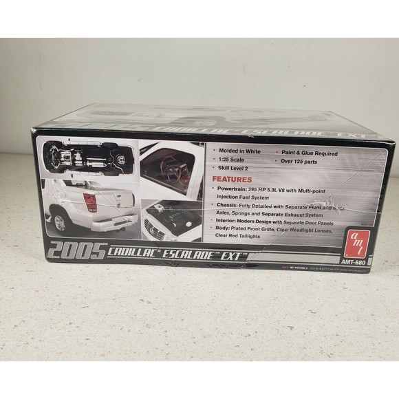 AMT 2005 Cadillac Escalade EXT Pickup Truck 1:25 Scale Model Kit #680 New Seal - Picture 4 of 8